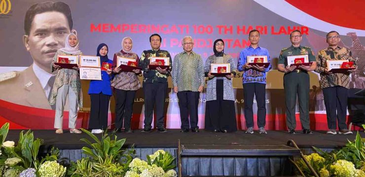 MAHASISWA UNIVERSITAS PERTAHANAN RI RAIH JUARA I LOMBA ESAI NASIONAL DALAM PERINGATAN 100 TAHUN HARI LAHIR D.I. PANDJAITAN